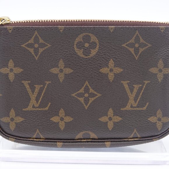 Louis Vuitton Monogram Mini Pochette Accessories - Picture 2 of 10